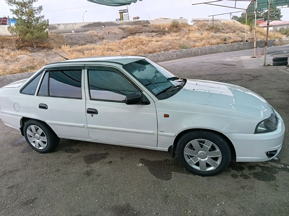 Нексия 2 сотилади 1.6