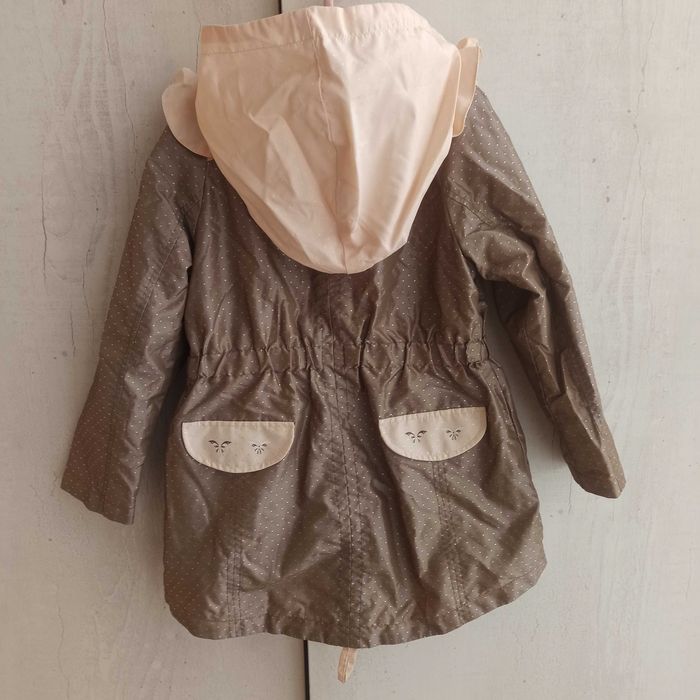 Продам курточку на девочку