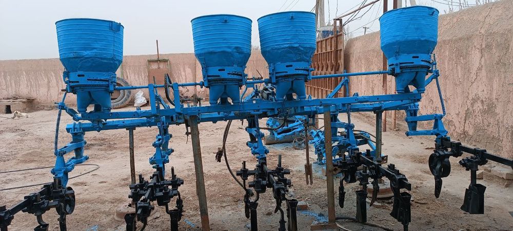 Култуватор  сотилади