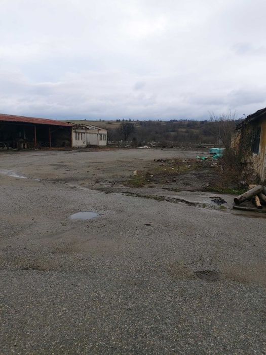 Давам под наем цех и гатер