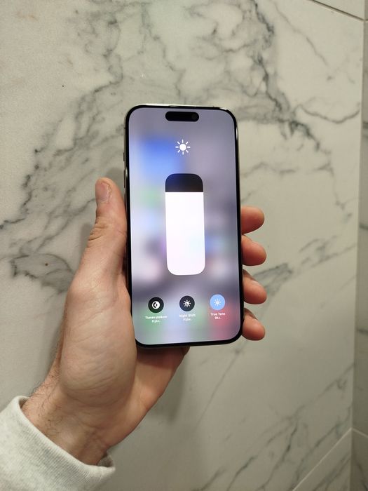 Възможен бартер/ Iphone 15 pro - Natural Titanium