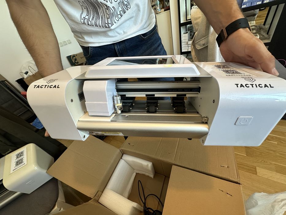 Aparat de taiat pentru folii silicon.