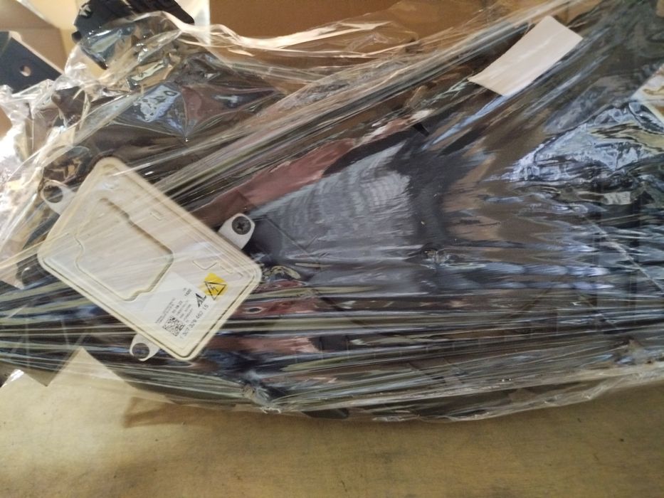 Продам новые фары.