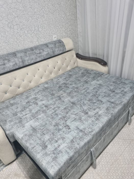 Продаётся красивый Диван