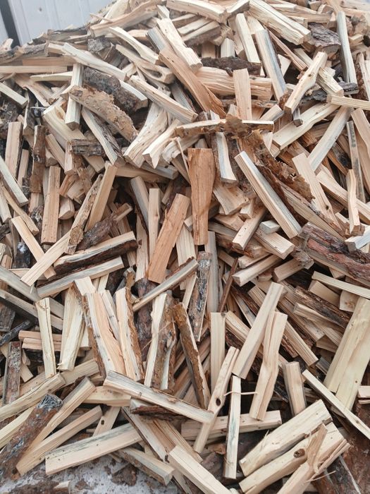 Дрова мелко колотые.