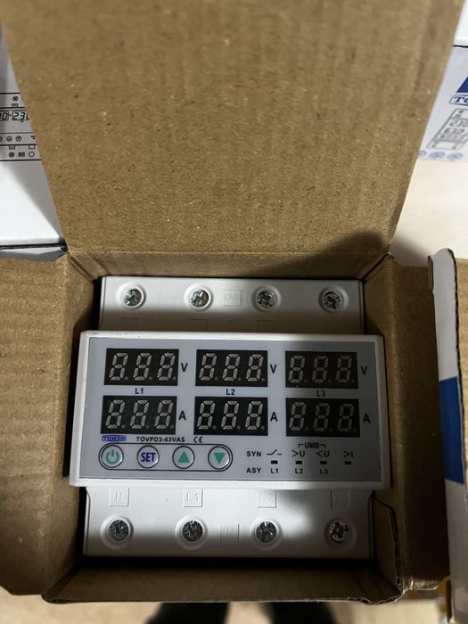 Реле напрежения Tomzn