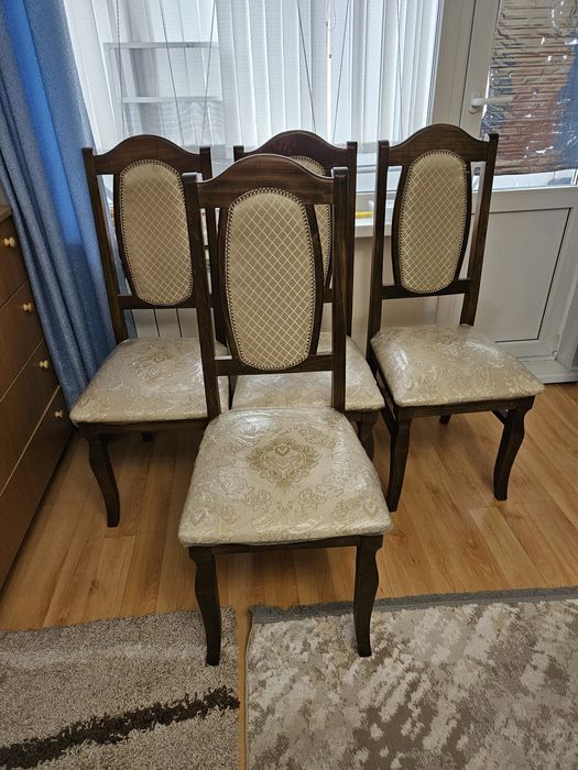 Продам стулья дерево, состояние новых