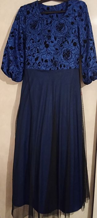 платья нарядные длинные