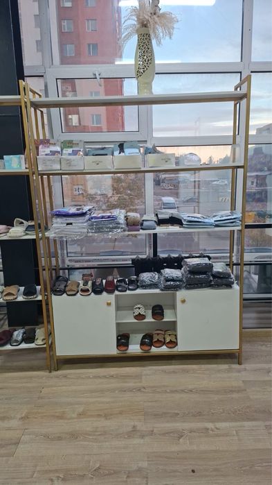 Продам шкаф-витрину