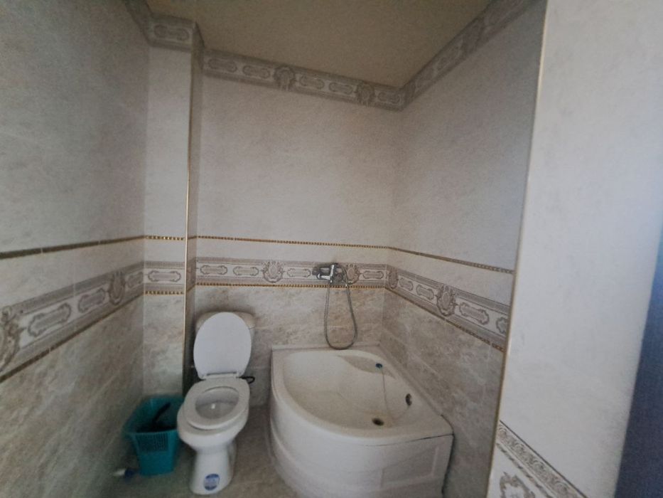 Hazoraspda yangi 4 qavatli doʻmni 2-etajida 2 xonali kvartira sotiladi