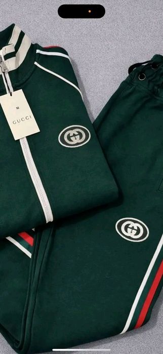 Trening de bărbat model nou