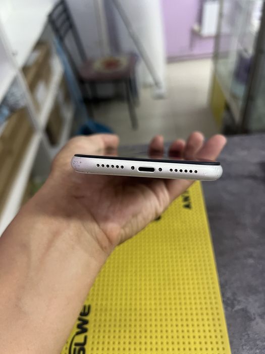 Продам iPhone 11 128Gb Айфон 11 128Гб