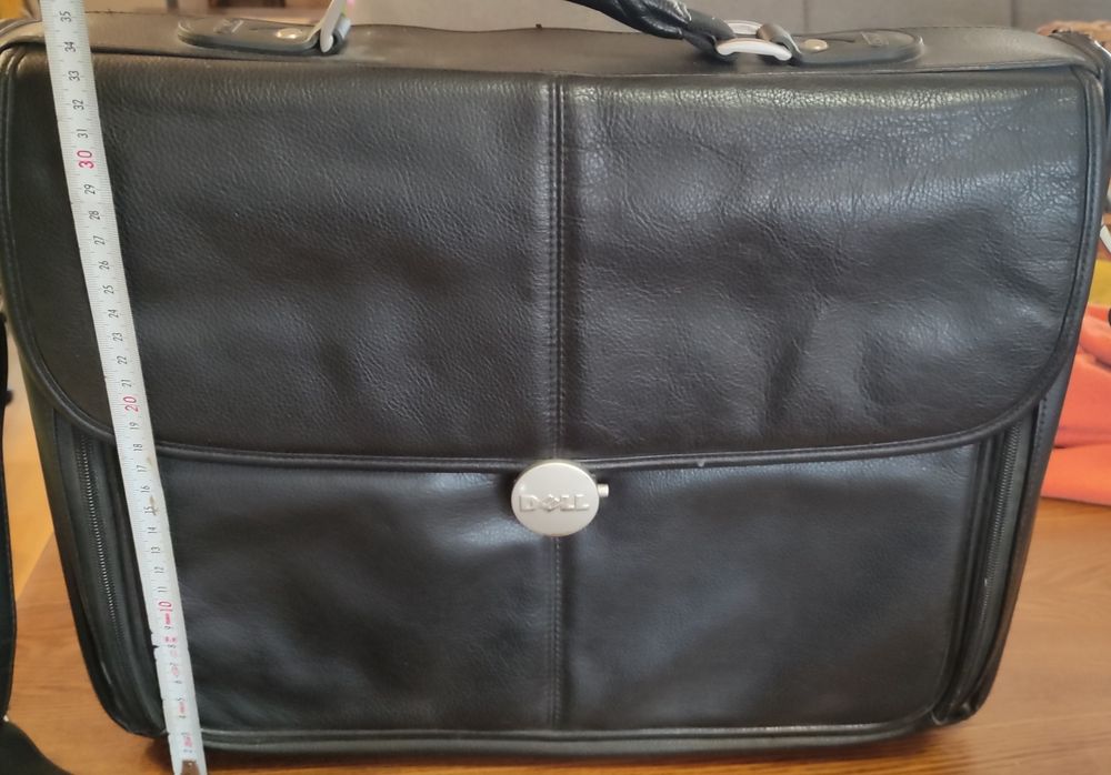 Dell оригинална чанта за лаптоп, естествена кожа