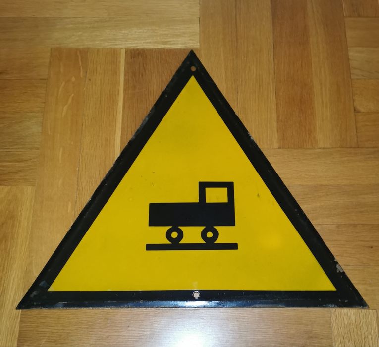 Метална емайлирана табела знак триъгълна жълта голяма 40х40х40см рядка