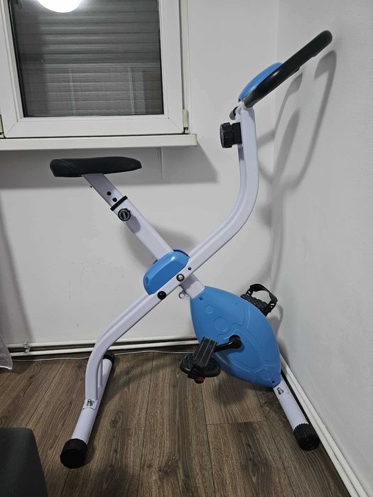 Vand bicicleta fitness.