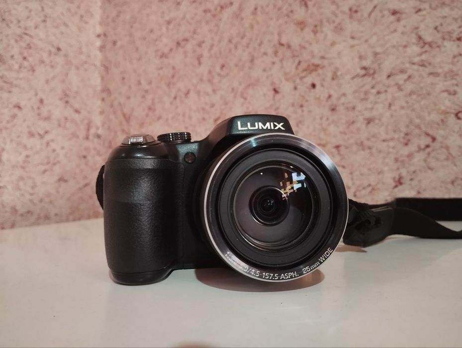 Fotoapparat sotiladi narxi 3million holati idial yangi