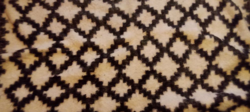 Vând sase țoluri din lână