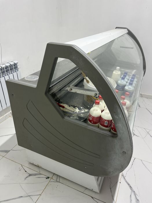 Витринный холодильник