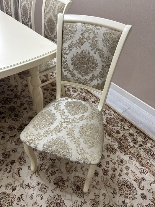 Продам стол со стульми б/у в отличном состоянии