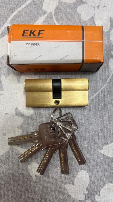 Сердцевина  замка для двери.