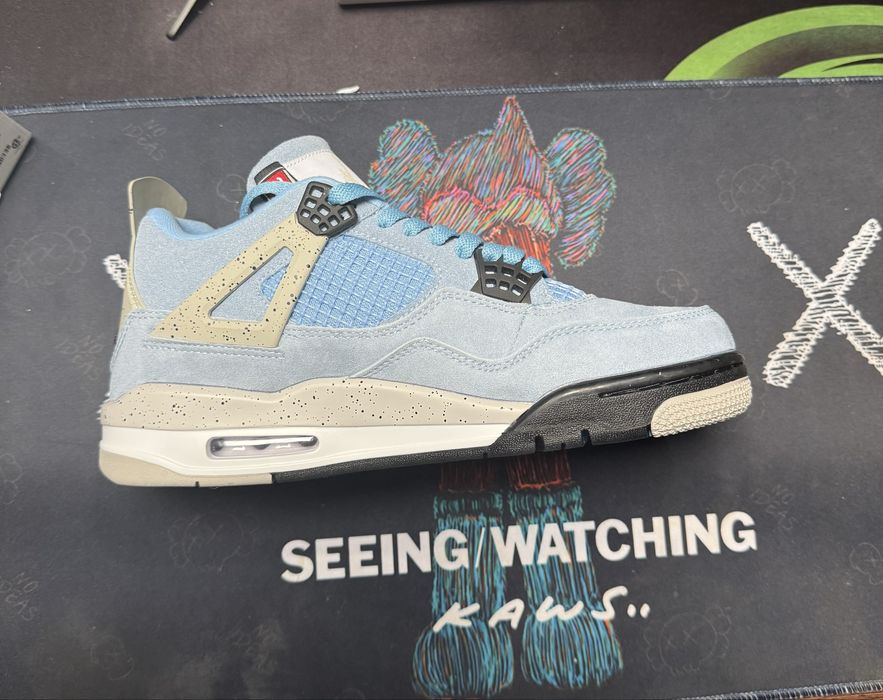 Air Jordan 4 University Blue