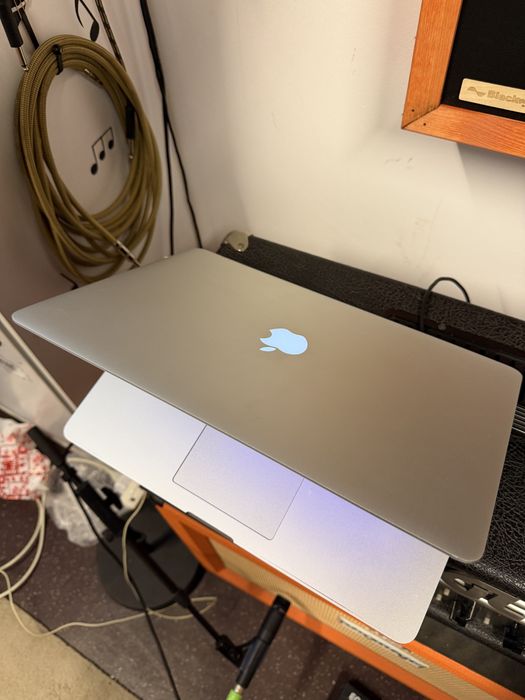 Macbook pro mid 2015 I7 256 SSD
