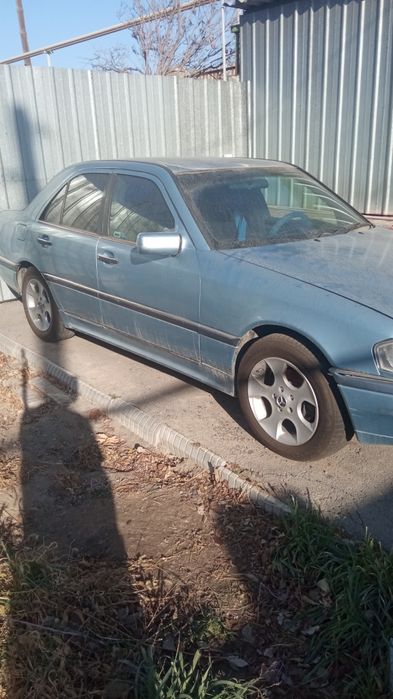 Продам Мерседес 220