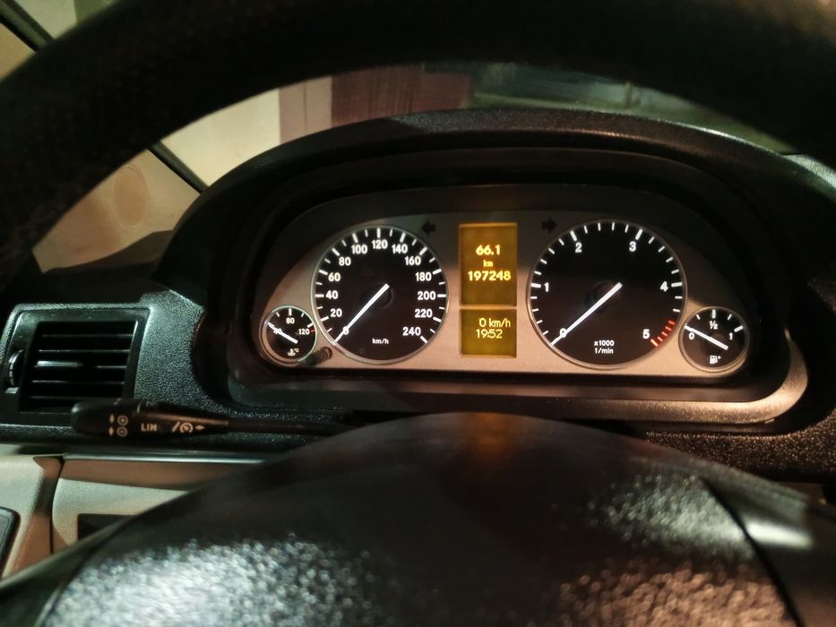 Mercedes b class 200