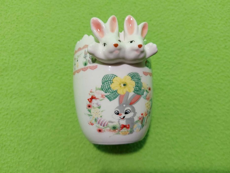Cana decor cu iepurasi pentru paste, confectionata din portelan