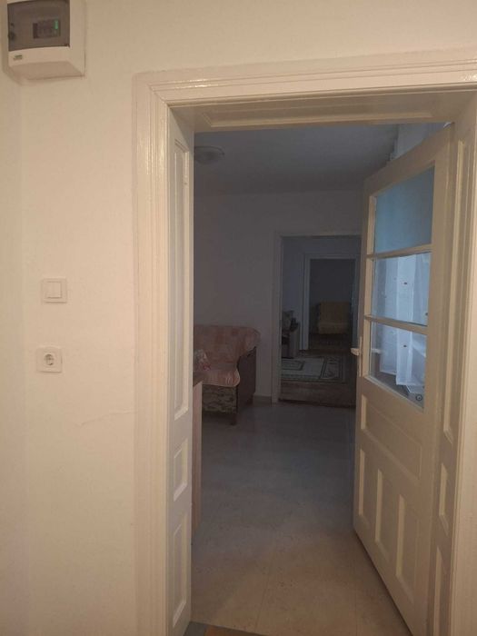 Închiriez apartament 2 camere la casă