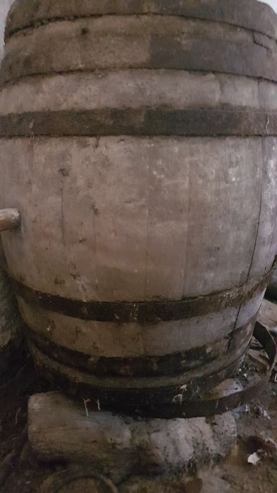 Стари дъбови бурета