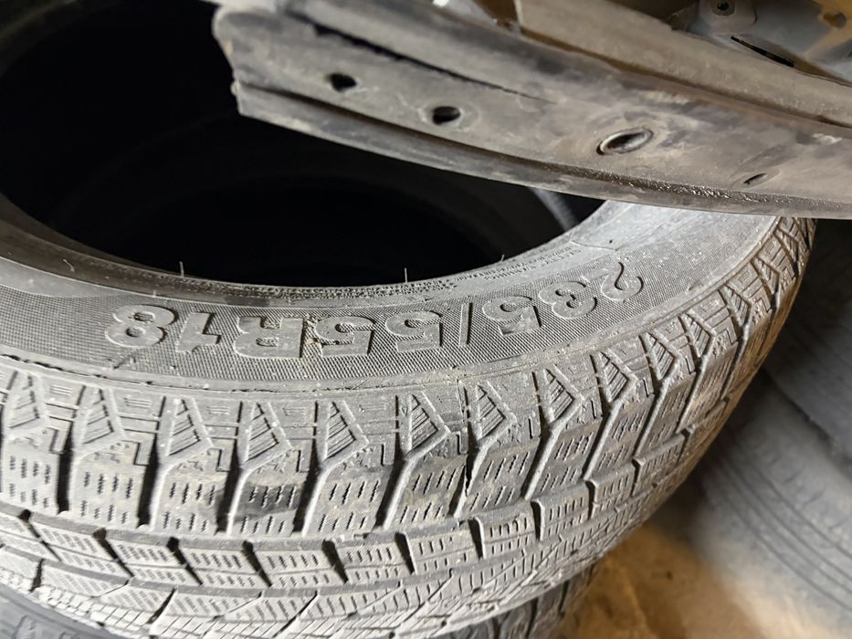 Продам комплект 235/55/18 зима