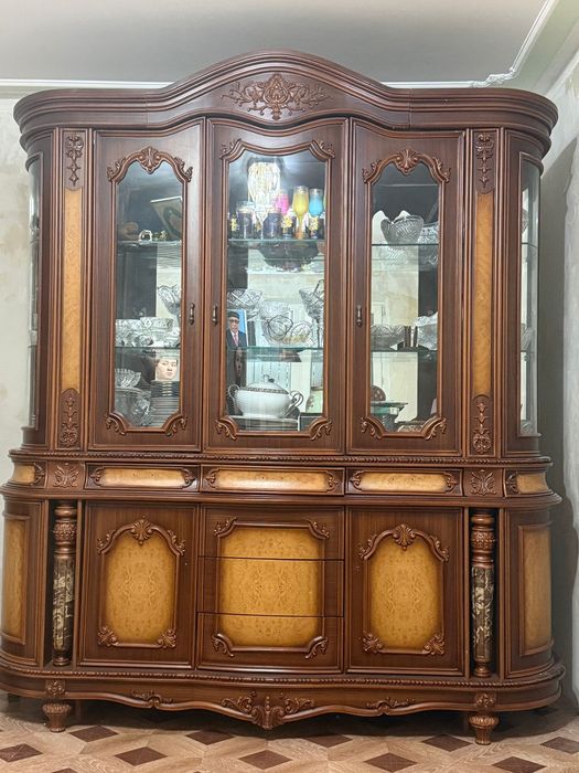 Продам сервант горка