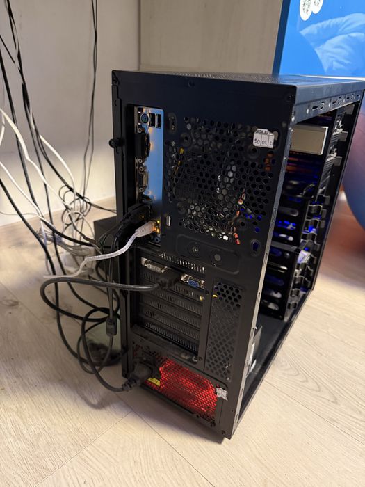 Геймърски компютър Ryzen 7 + GTX 750 + AOC C24G1 + G502 + Redragon