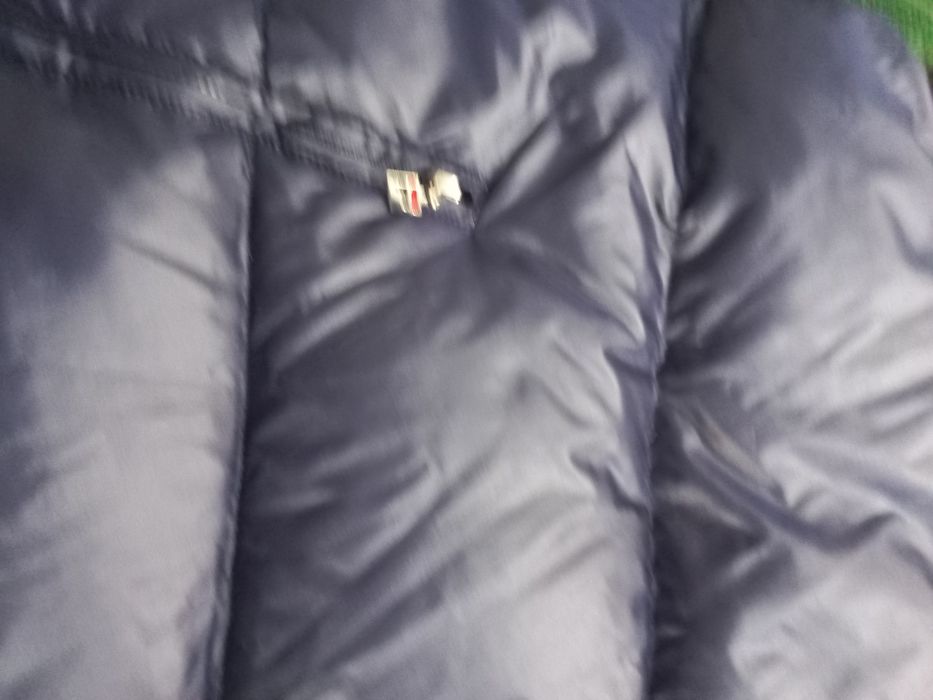 Продавам мъжки елек