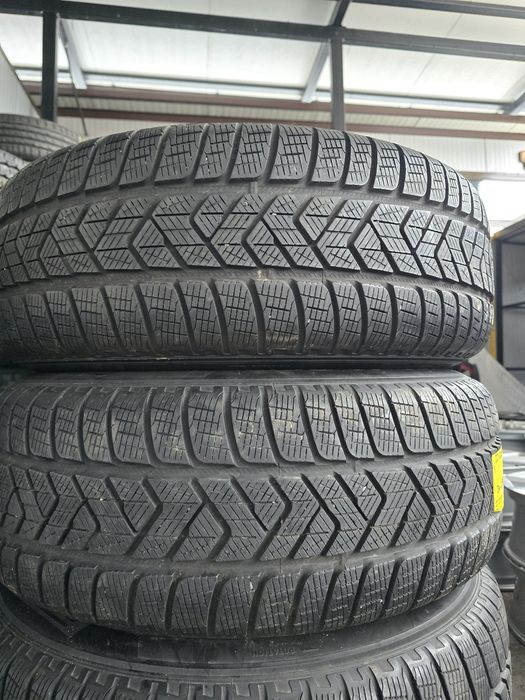 4 Броя 235/60/18 Pirelli 2x7,4mm 2x6,3mm