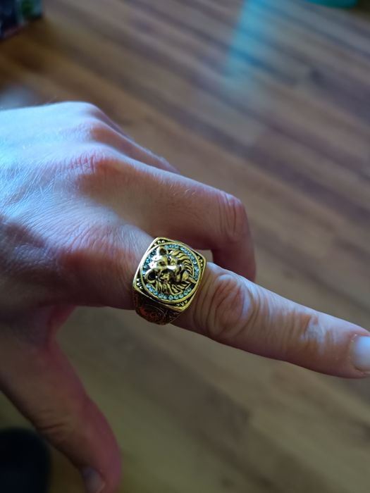 Метални пръстени