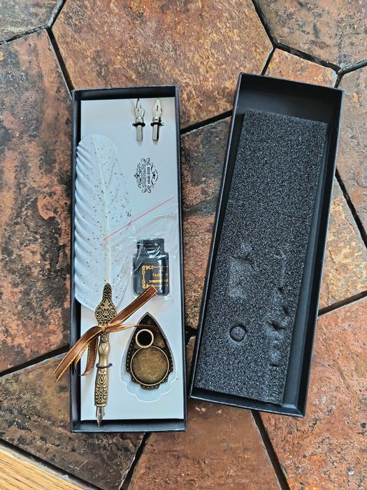 Set caligrafie cu pană, calimara și suport