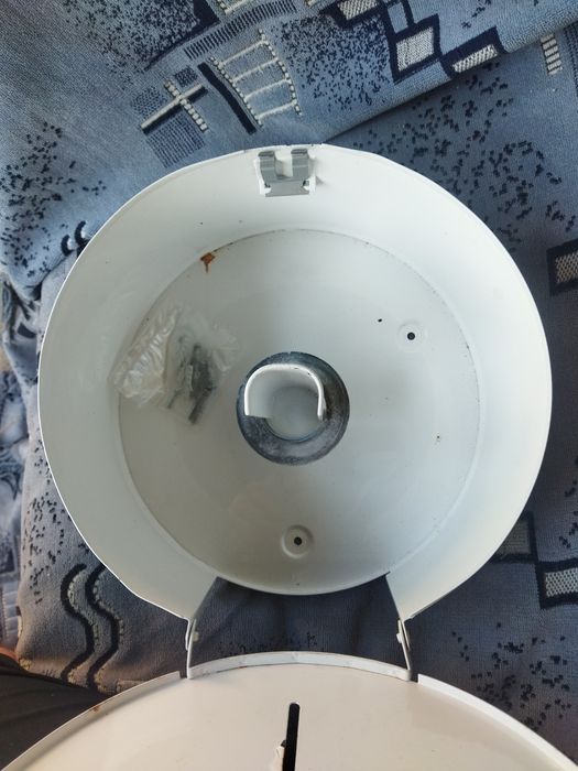 Диспенсер для туалетной бумаги