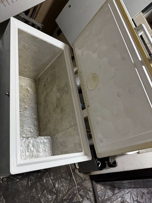 Продаеться морозильник