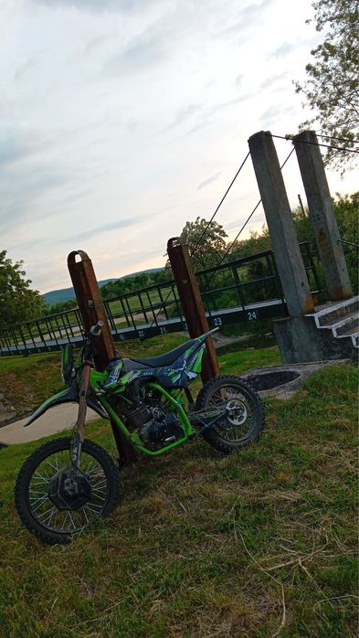 Cross 150 motor vertical
