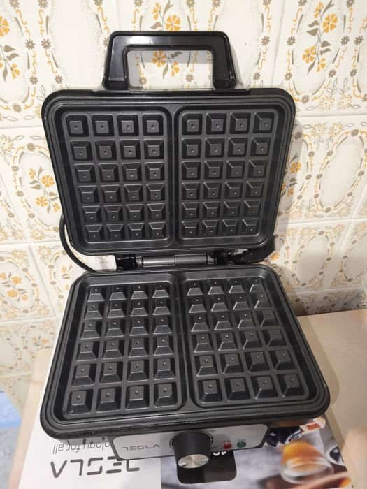 Aparat de făcut gofre / waffle / clătite TESLA