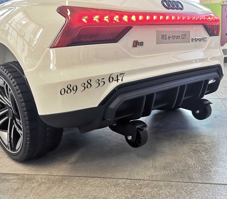 ТОП ЦЕНА!НОВО!Акумулаторна кола AUDI RS E-tron с 12V батерия,EVA гуми