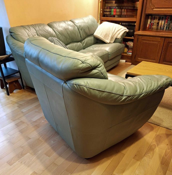 VANZARE ACCELERATA-Set MANDY,canapea extensibila 3 locuri,piele si doua fotolii Mobexpert