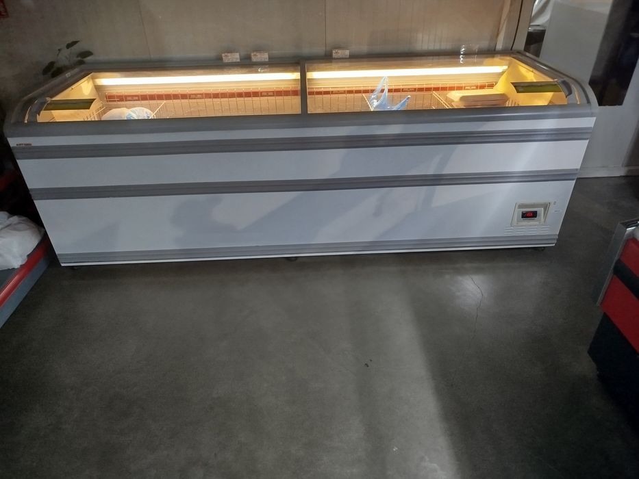 Професионална хладилна ракла AHT Paris 250