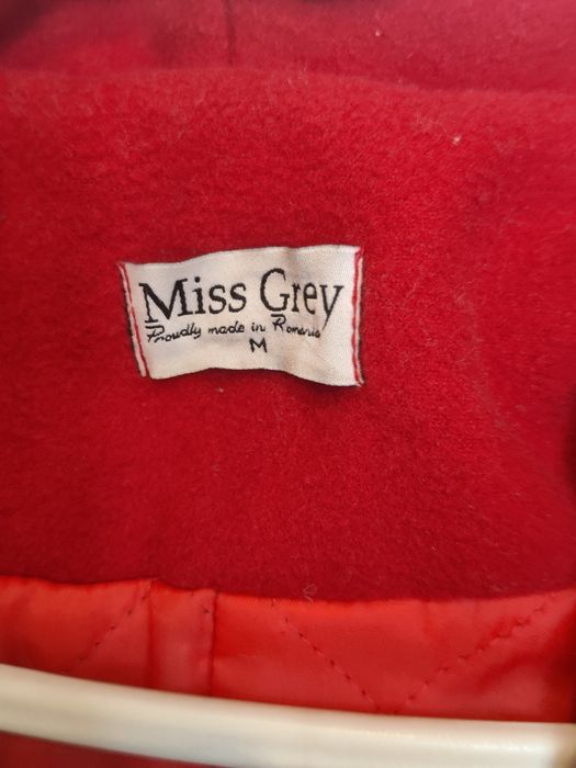 Palton rosu  miss grey