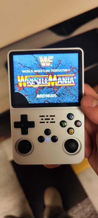 Consola retro portabila R36S 64GB  , defect la un colt