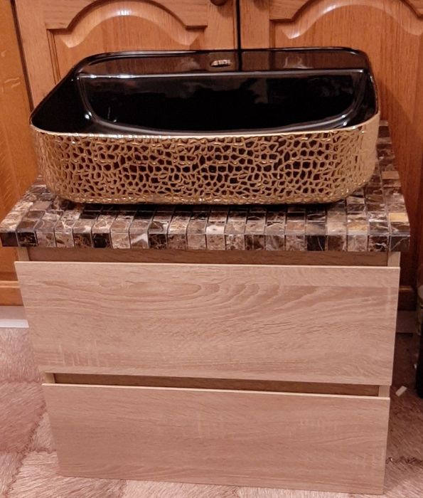 Продам раковину-чашу Тумба не продаётся