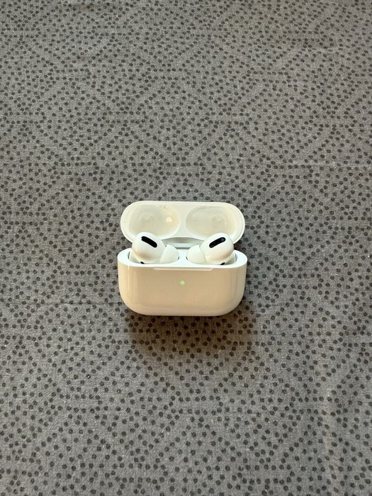 Продам AirPods Pro