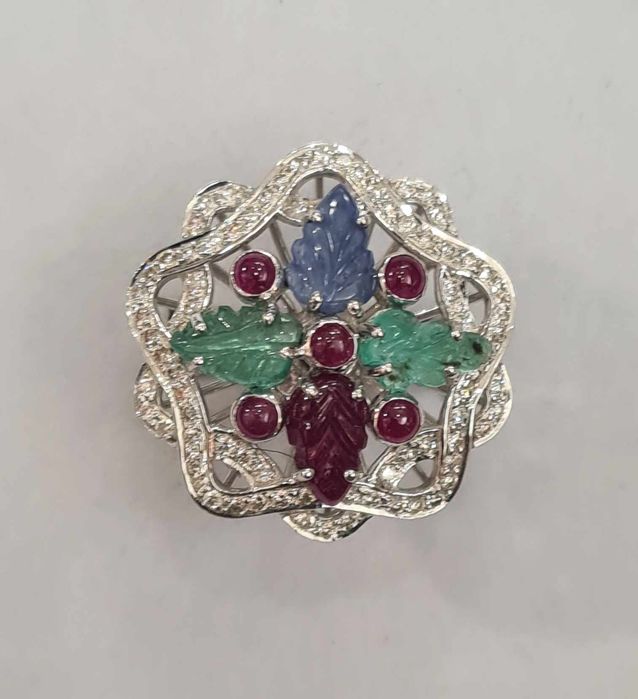 Set din aur alb 18k, cu diamante naturale, smaralde safire si rubine